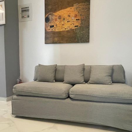 Cosy Apartment In Glyfada Center Athens Exterior photo