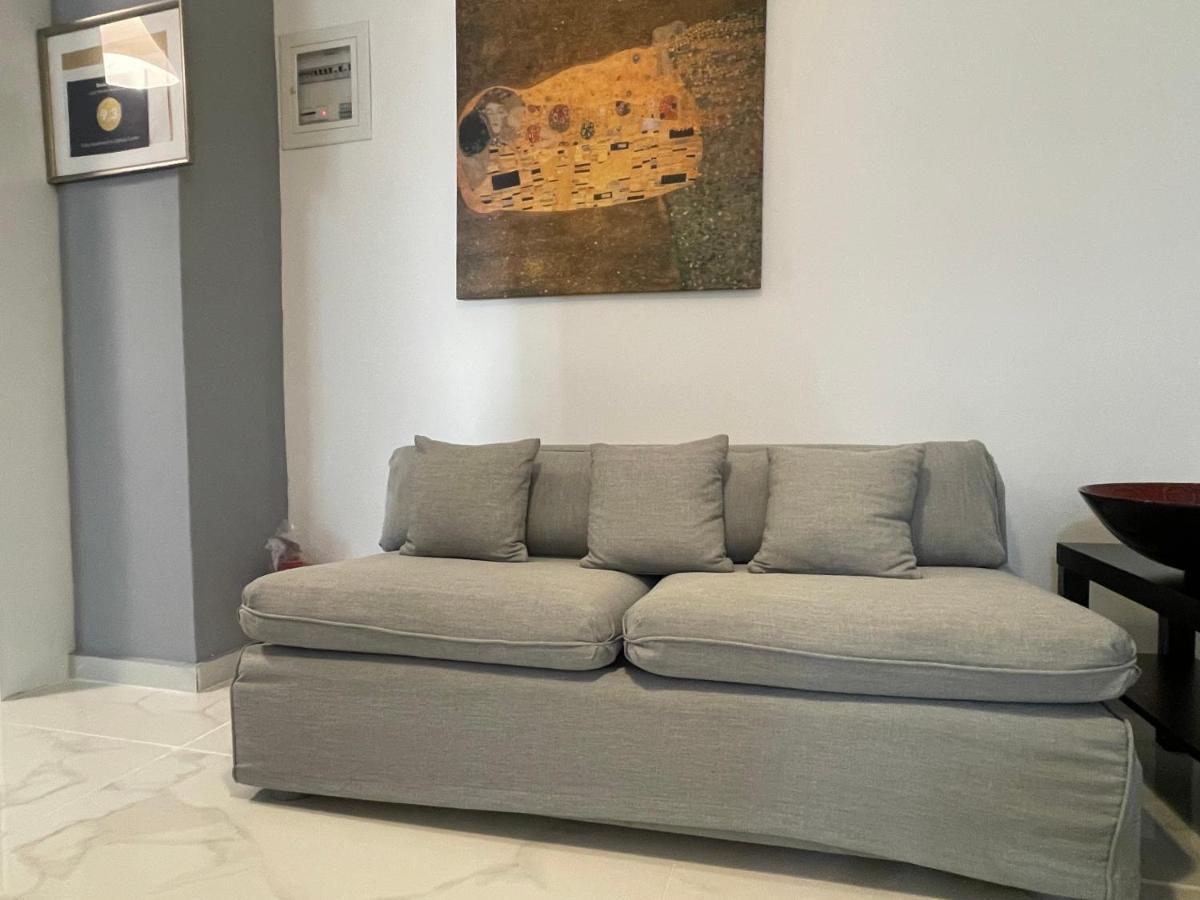 Cosy Apartment In Glyfada Center Athens Exterior photo